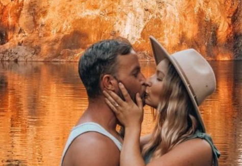 kissing couple engagement